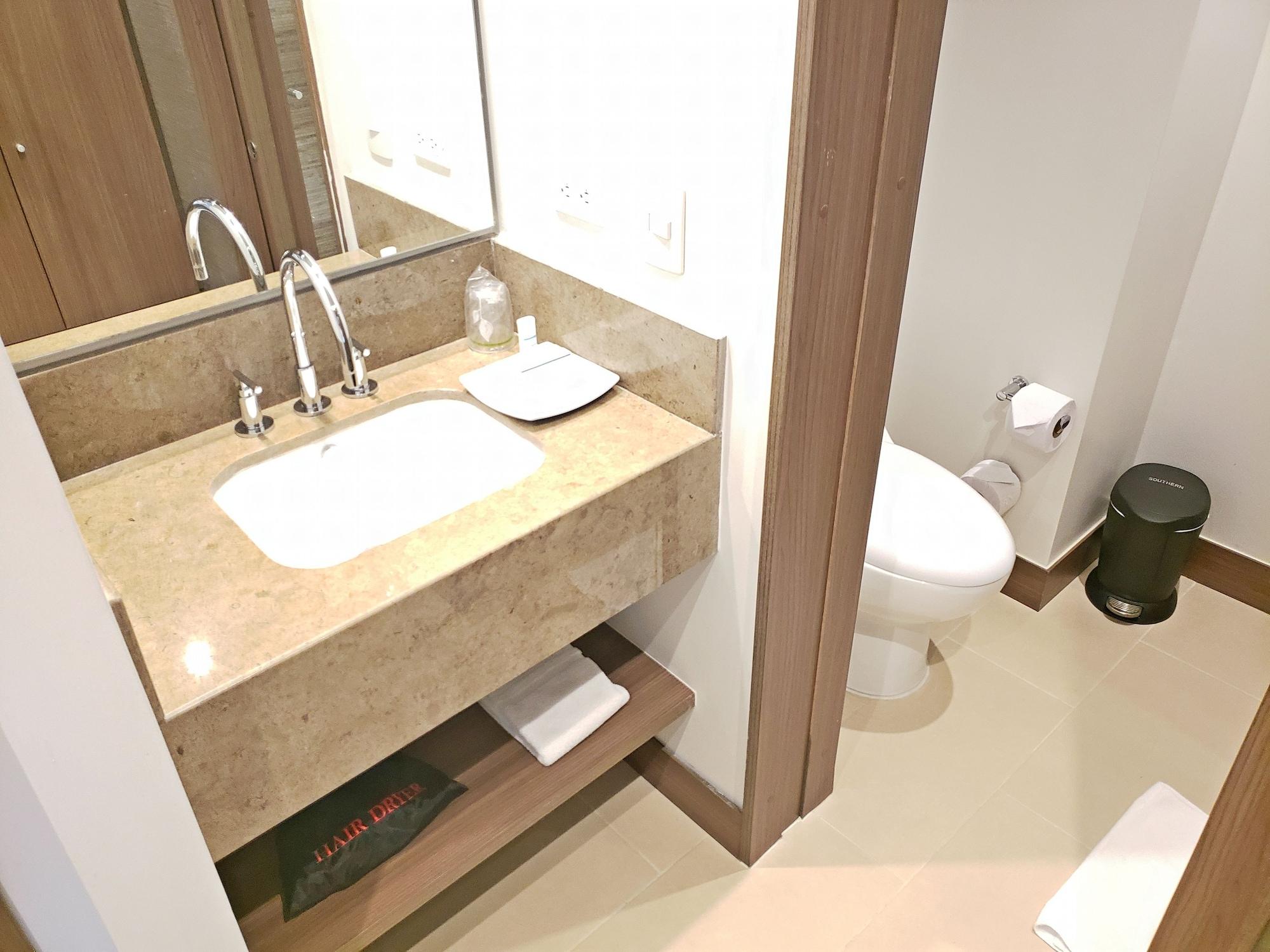 מלון Hampton By Hilton יופאל מראה חיצוני תמונה