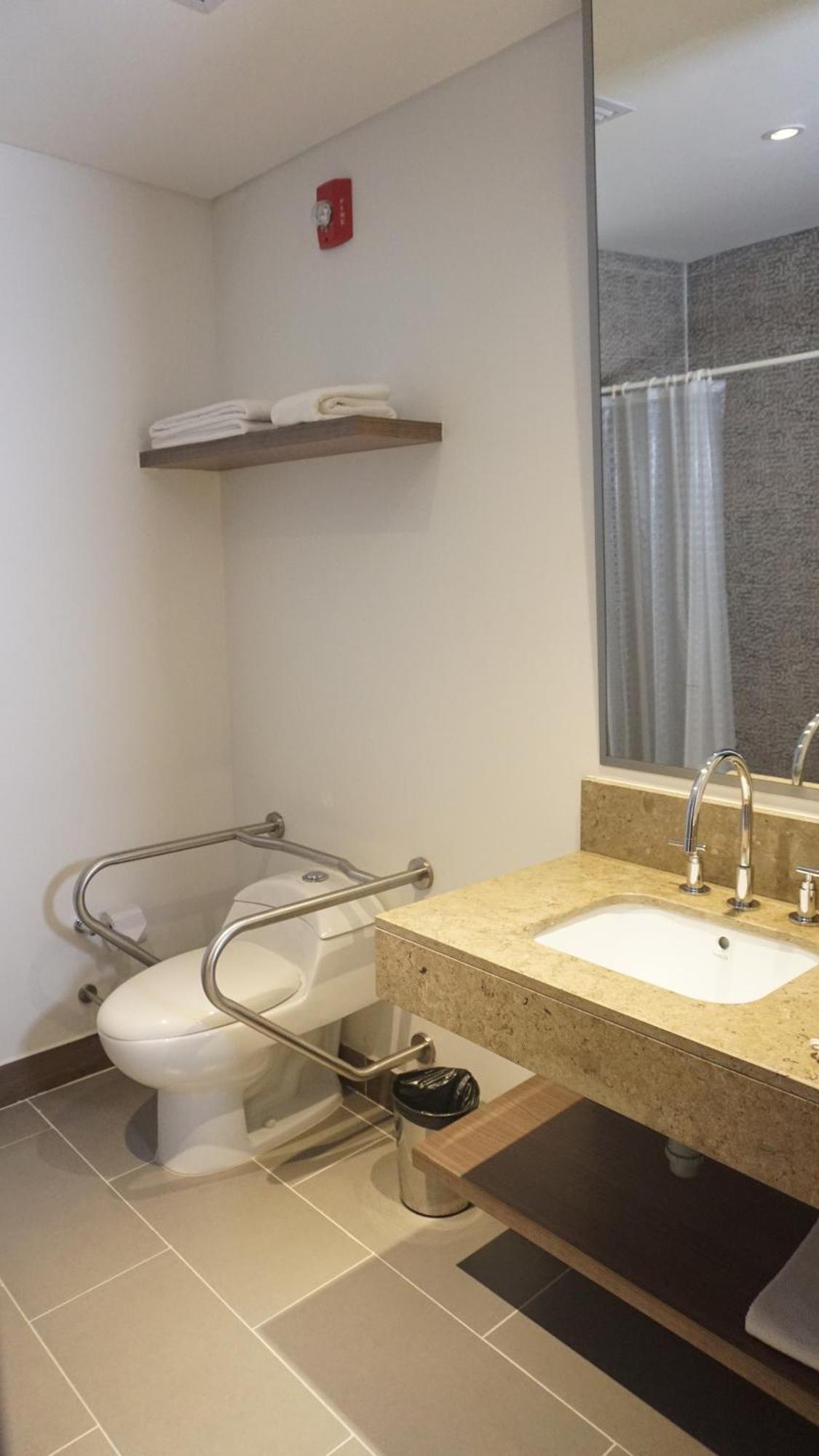 מלון Hampton By Hilton יופאל מראה חיצוני תמונה