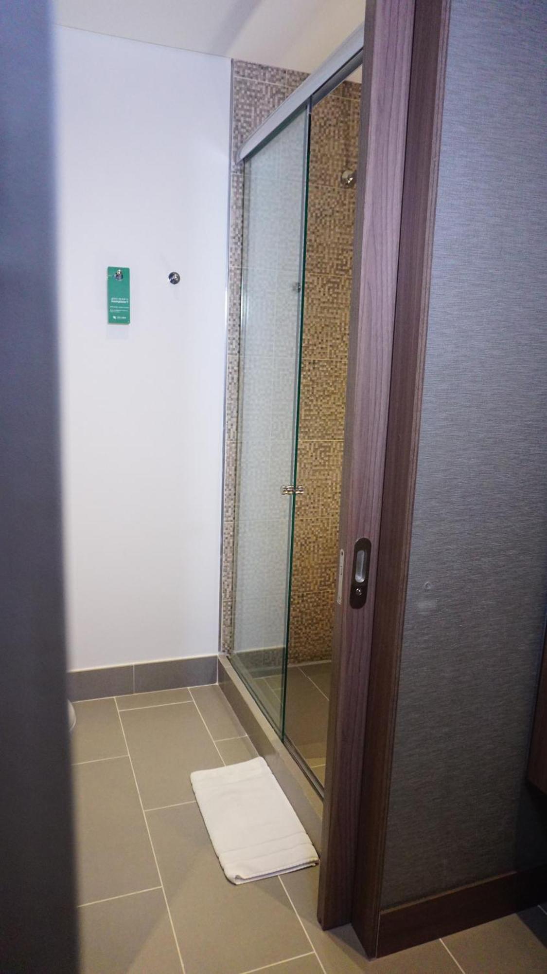 מלון Hampton By Hilton יופאל מראה חיצוני תמונה